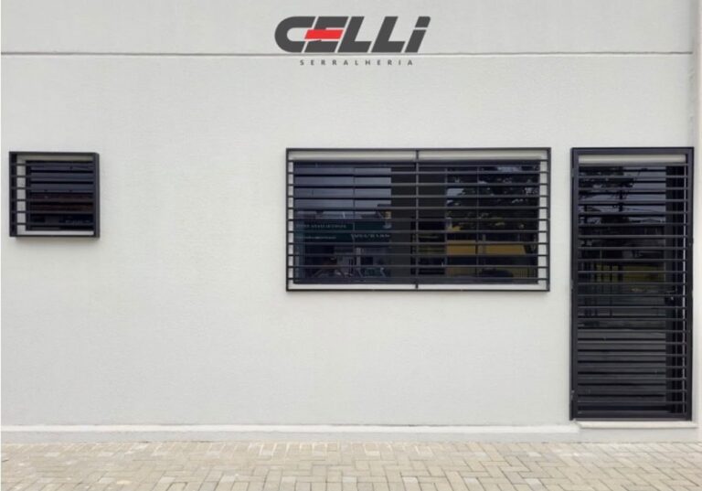 Grades de proteção modelo brise em metalon com barras horizontais